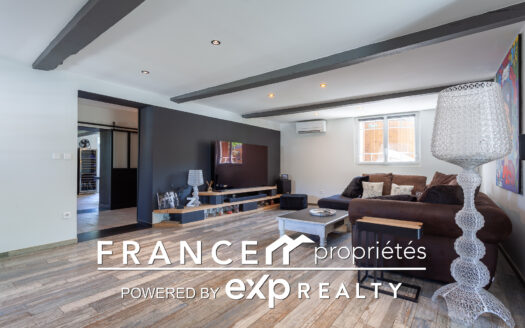Maison 245 m2 – 7 pièces.