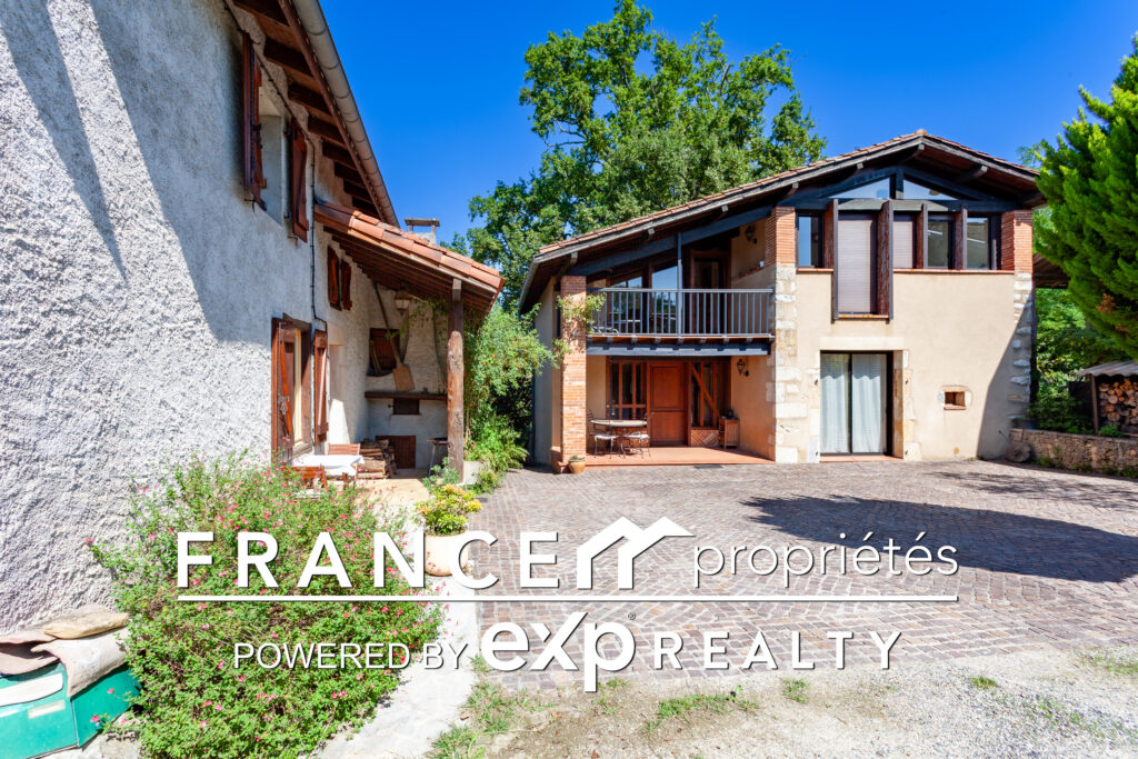 Deux maisons T3 et T4 + Grange